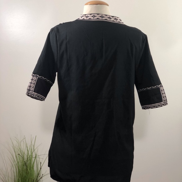 Cute top - Picture 2 of 2